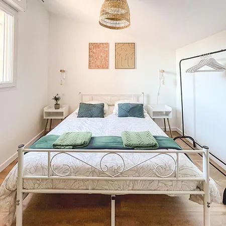 Escapade Mediterraneenne Chez Patricia Et Roger Homestay